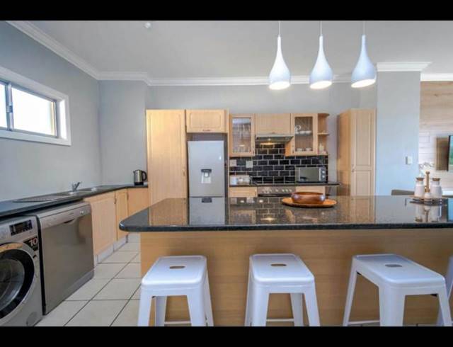 2 BEDROOM APARTMENT FOR SALE IN UMHLANGA RIDGE